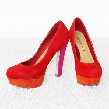 Prachtige Suede Madden Girl Pumps s19 (Maat 37) € 65,- beschikbaar voor biedingen