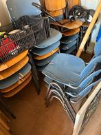 25 oude Schoolstoelen - Opknappers!, Huis en Inrichting, Ophalen, Gebruikt, Blauw, Vijf, Zes of meer stoelen