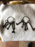 Stalen sleutelbos met 5 sleutels. 2 stuks, Hobby en Vrije tijd, Feestartikelen, Zo goed als nieuw, Ophalen