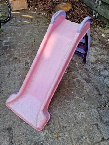 GRATIS: Kleine roze glijbaan  beschikbaar voor biedingen