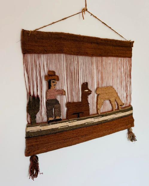 Uniek handgeweven wandkleed – boer met lama’s in aardetinten, Huis en Inrichting, Woonaccessoires | Wanddecoraties, Gebruikt, Ophalen of Verzenden