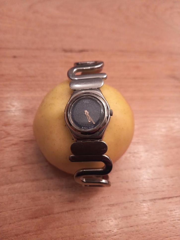 Swatch dameshorloge collectorsitem, Sieraden, Tassen en Uiterlijk, Bedels, Zo goed als nieuw, Overige merken, Overige materialen