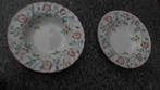 engels CHURCHILL FLOWERS bloemen 2 diepe borden, Antiek en Kunst, Antiek | Servies los, Ophalen of Verzenden