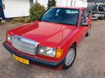 Mercedes-Benz 190-Serie 1.8 E AUT U9 1991 Rood, Auto's, Mercedes-Benz, Automaat, Achterwielaandrijving, 4 cilinders, 49 €/maand