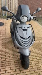 Zip 80cc brom (geel kenteken), Fietsen en Brommers, Scooters | Piaggio, Ophalen, Maximaal 45 km/u, Zip, Zo goed als nieuw