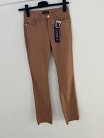 Florez leather look broek bruin maat 27, Kleding | Dames, Bruin, Nieuw, Ophalen of Verzenden, Maat 36 (S)