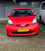 Toyota Aygo 1.0 12V Vvt-i 3DRS MMT 2007 Rood, Origineel Nederlands, Te koop, Benzine, 4 stoelen