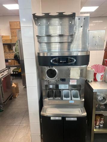 Ijsmachine te koop beschikbaar voor biedingen