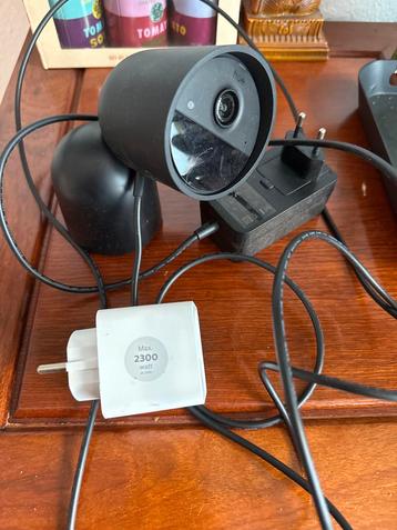 Philips Hue Buitencamera incl Smartswitch beschikbaar voor biedingen