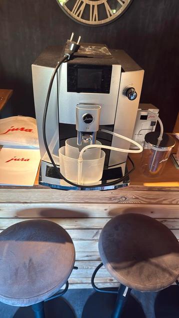 Jura E6 koffie bonen machine bijna niet gebruikt beschikbaar voor biedingen