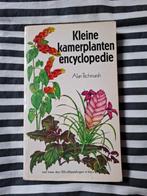 Kleine kamerplanten encyclopedie - Alan Titchmarsh 1982, Boeken, Gelezen, Bloemen, Planten en Bomen, Ophalen of Verzenden, Alan Titchmarsh