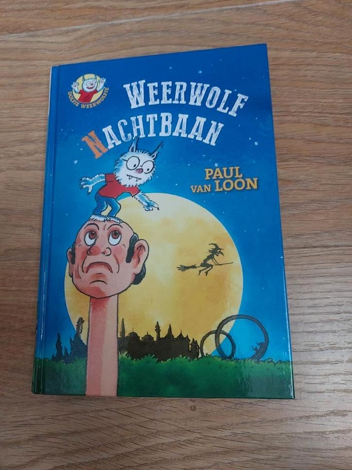 Paul van Loon - Weerwolfnachtbaan -Dolfje Weerwolfje dl  12, Boeken, Kinderboeken | Jeugd | onder 10 jaar, Zo goed als nieuw, Fictie algemeen