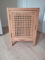 Rotan nachtkastje in goede staat, Huis en Inrichting, Slaapkamer | Nachtkastjes, Ophalen, Zo goed als nieuw