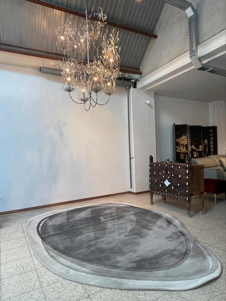 Leolux Pode tapijt Shallow kleur Mud 220 x 290 showmodel, Huis en Inrichting, Stoffering | Tapijten en Kleden, 200 cm of meer