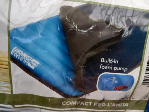 Human Nature Comfort Luchtmatras L'Anita incl. soft foamcove, Caravans en Kamperen, Luchtbedden, Gebruikt, 1-persoons, Ingebouwde pomp