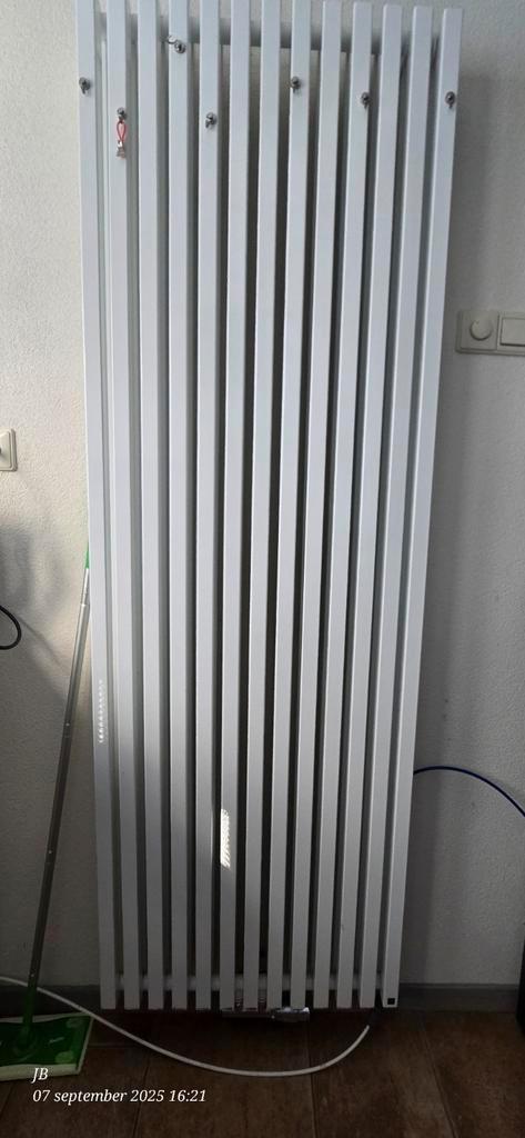 Plieger Siena Designradiator Verticaal Dubbel, Doe-het-zelf en Verbouw, Verwarming en Radiatoren, Zo goed als nieuw, Radiator