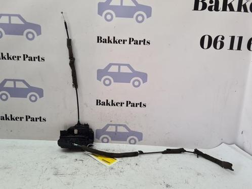 Deurslot Mechaniek 4Deurs links-achter van een Nissan Qashqa, Auto-onderdelen, Carrosserie en Plaatwerk, Nissan, Gebruikt, 3 maanden garantie