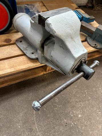 Bankschroeven / bankschroef groot en klein beschikbaar voor biedingen