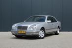 Mercedes-Benz E-klasse 240 Avantgarde | Youngtimer | Automaa, Auto's, Te koop, Zilver of Grijs, Geïmporteerd, 5 stoelen