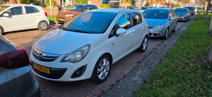 Opel Corsa 1.2 16V 5D 2014 Wit. Zeer nette auto, Auto's, Opel, Particulier, Corsa, Airbags, Airconditioning, Bluetooth, Boordcomputer
