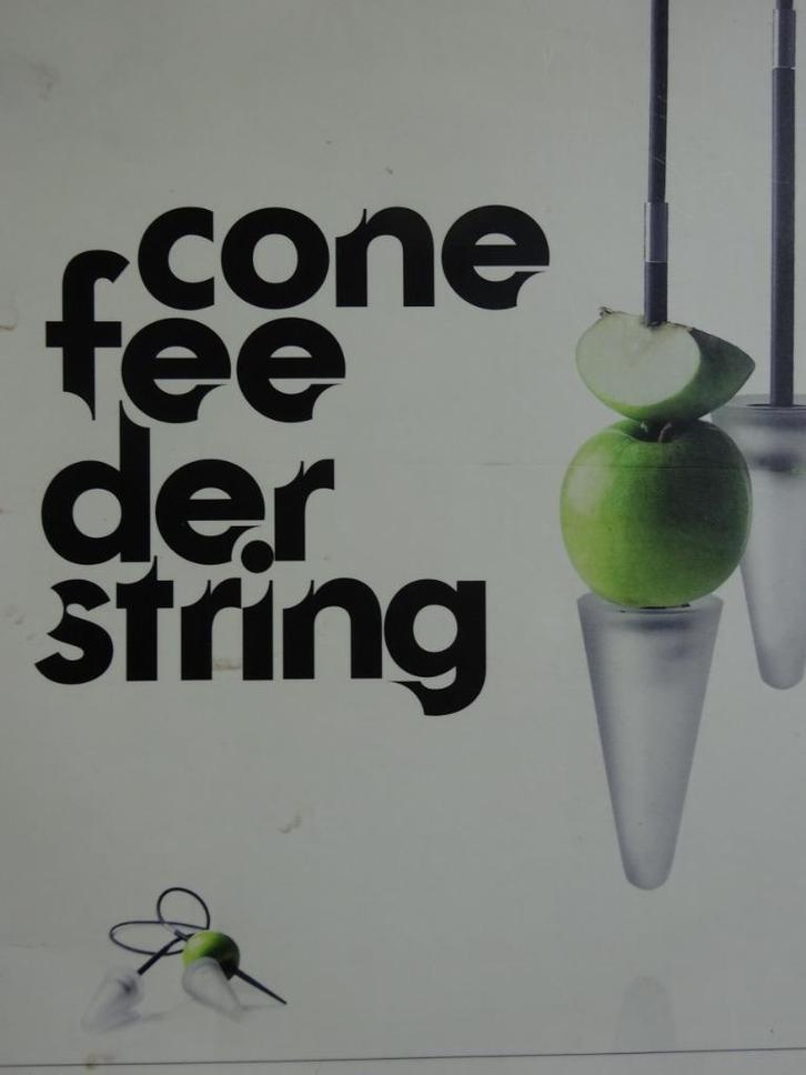 Pernille Vea- Cone feeder string Menu- glazen voeder koord, Dieren en Toebehoren, Vogels | Hokken en Kooien, Nieuw, Overige typen