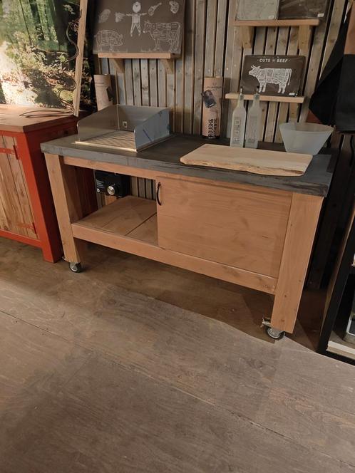 Buitenkeuken met betonnen werkblad, Tuin en Terras, Buitenkeukens, Zo goed als nieuw, Houtskool, Ophalen of Verzenden
