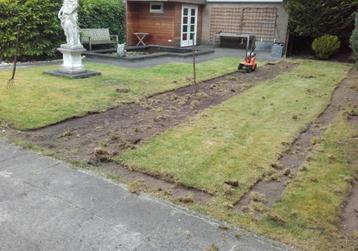 Graszodensnijder met man beschikbaar voor biedingen
