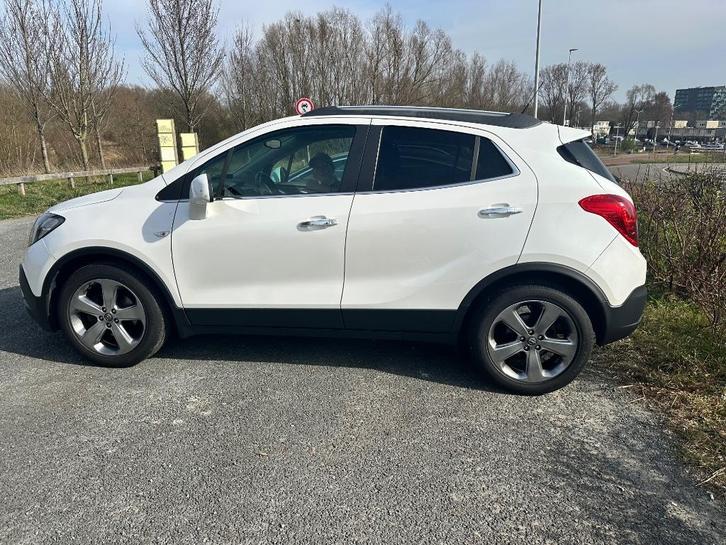 Opel Mokka 1.4 Turbo 16V 103KW Aut6 2014 Wit AUTOMAAT 4X4, Auto's, Opel, Particulier, Mokka, 4x4, ABS, Achteruitrijcamera, Adaptieve lichten