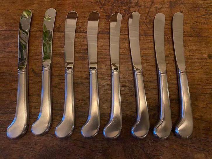 Bijzonder: set van 8 dinermessen met pistoolheft RVS modern, Antiek en Kunst, Antiek | Bestek, Ophalen of Verzenden