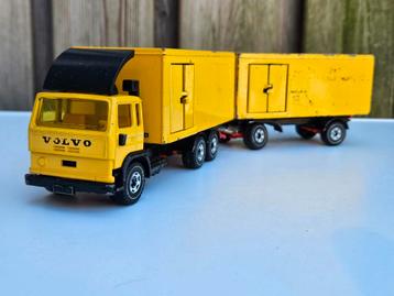 Siku 3114 Volvo F7 Das Postpaket combi 1:55 beschikbaar voor biedingen