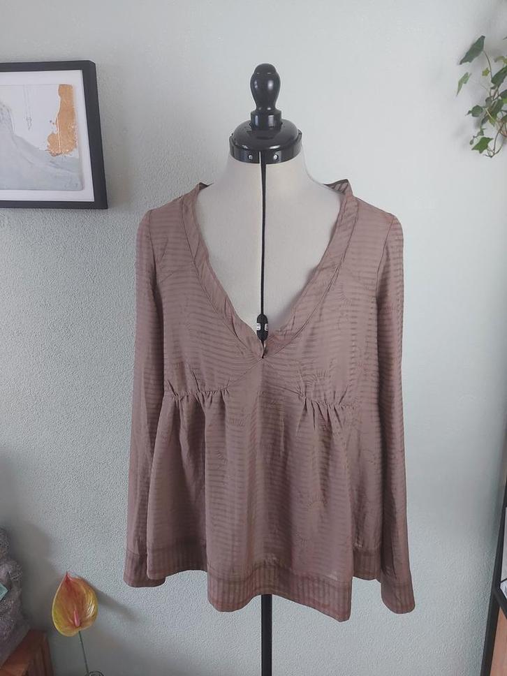 IRO Lichtbruine Top - Maat 38, Kleding | Dames, Blouses en Tunieken, Zo goed als nieuw, Maat 38/40 (M), Bruin, Ophalen of Verzenden