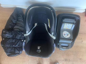maxi cosi + family fix + warme zak + regenhoes beschikbaar voor biedingen