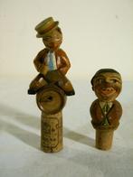 Twee veelkleurige flessenkurken van hout, Antiek en Kunst, Curiosa en Brocante, Ophalen of Verzenden