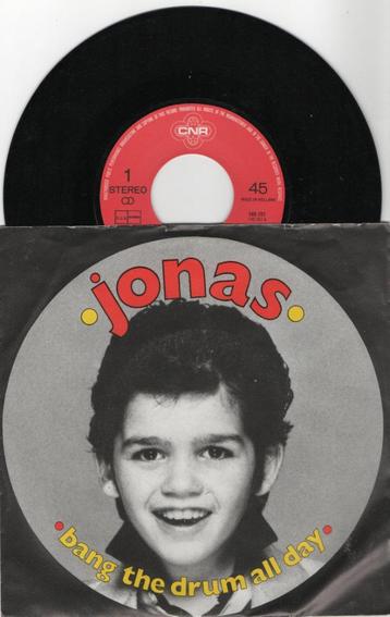 Jonas – Bang The Drum All Day beschikbaar voor biedingen