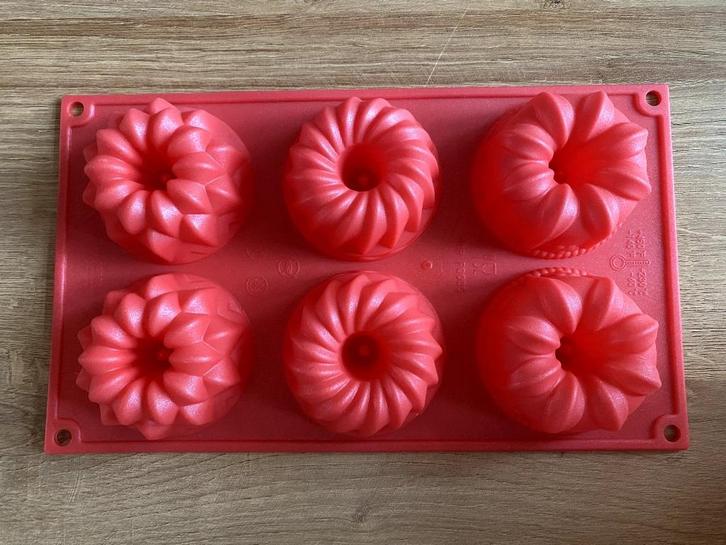 Siliconen mal grote cupcakes | zeepmallen - zeepjes maken, Hobby en Vrije tijd, Overige Hobby en Vrije tijd, Zo goed als nieuw