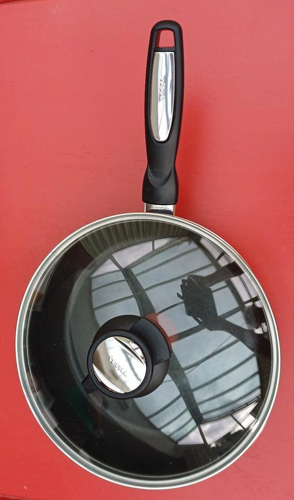 Nieuwe Brabantia Koekenpan 24cm drsnd, Huis en Inrichting, Keuken | Potten en Pannen, Nieuw, Koekenpan of Braadpan, Aluminium
