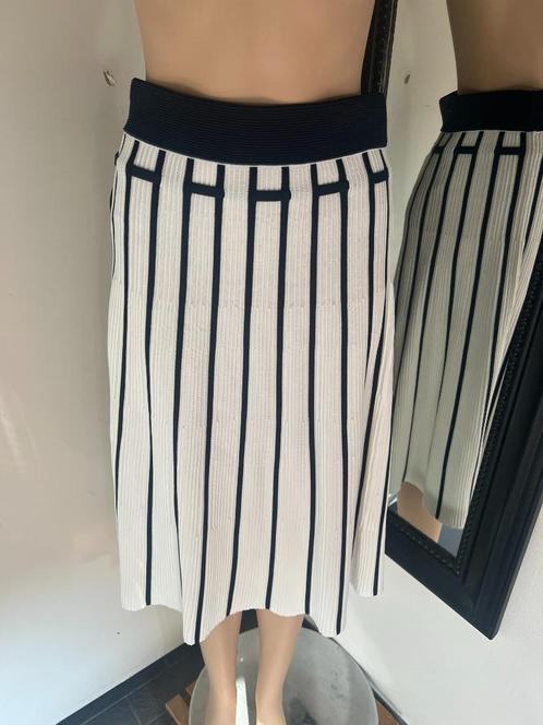 NIKKIE   mooie rok  MAAT 38   NIEUW, Kleding | Dames, Rokken, Nieuw, Maat 38/40 (M), Knielengte, Ophalen of Verzenden