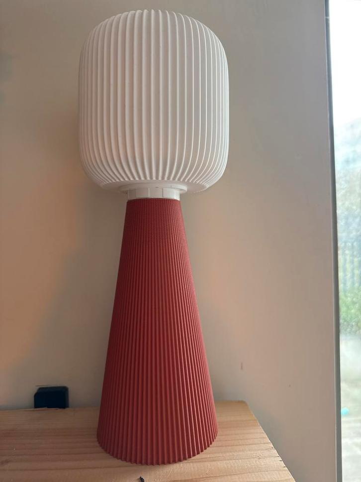 Moderne Tafellamp met Ribbeldesign, Huis en Inrichting, Lampen | Vloerlampen, Zo goed als nieuw, Minder dan 100 cm, Kunststof