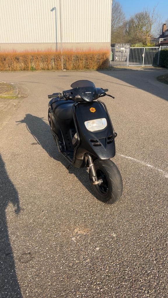 Piaggio typhoon, Fietsen en Brommers, Scooters | Piaggio, Zo goed als nieuw, Overige modellen, Tweetakt, Ophalen