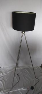 Staande lamp met zwarte kap. Totale hoogte 1 mtr 51., Ophalen, Gebruikt, Modern, 100 tot 150 cm