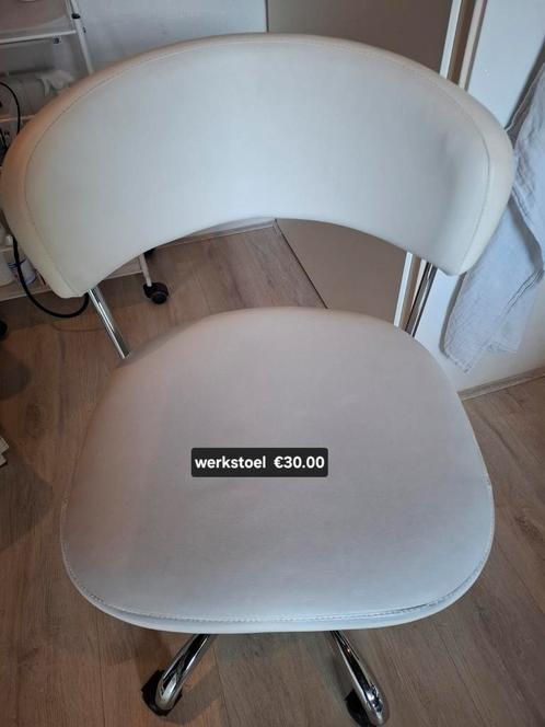 Werkstoel voor pedicure, schoonheidsspecialist enz, Sieraden, Tassen en Uiterlijk, Overige Accessoires, Gebruikt, Ophalen