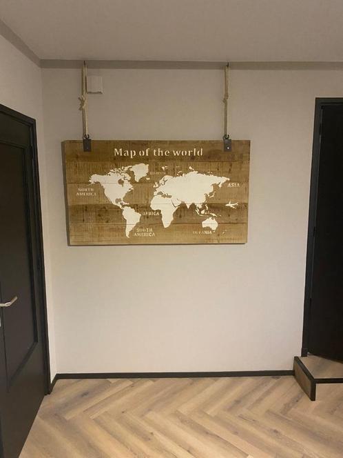 Map of the world, Intratuin, Wand Deco (140*80) cm, Huis en Inrichting, Woonaccessoires | Schilderijen, Tekeningen en Foto's, Zo goed als nieuw