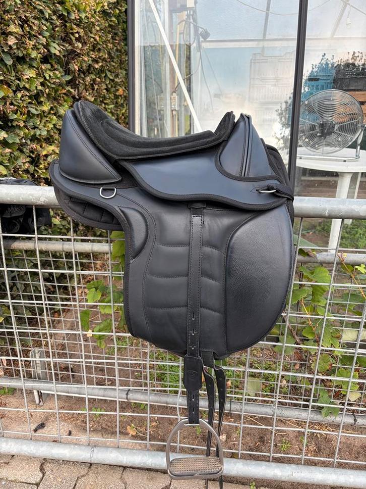 Edix Libre boomloos dressuurzadel, Dieren en Toebehoren, Paarden en Pony's | Zadels, Zo goed als nieuw, Dressuur, Ophalen of Verzenden