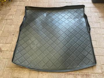 Nog vrij nieuwe auto mat voor Seat station car; leuke prijs! beschikbaar voor biedingen