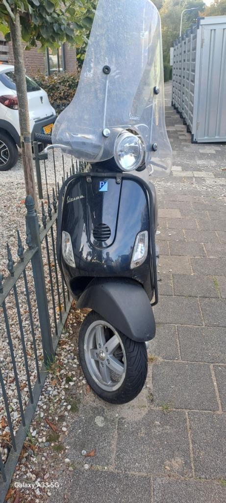 Klus Vespa, rijdt wel., Fietsen en Brommers, Scooters | Vespa, Gebruikt, Overige modellen, Maximaal 45 km/u, Benzine, Ophalen
