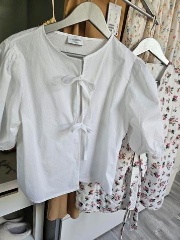 Blouse wit strikjes pofmouwen top  beschikbaar voor biedingen
