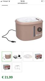 Automatische drinkfontein katten/hondjes, Ophalen of Verzenden, Zo goed als nieuw