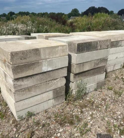 Diverse gebruikte betonplaten 19,5 cm dik, Tuin en Terras, Tegels en Klinkers, Gebruikt, Overige typen, Beton, Verzenden