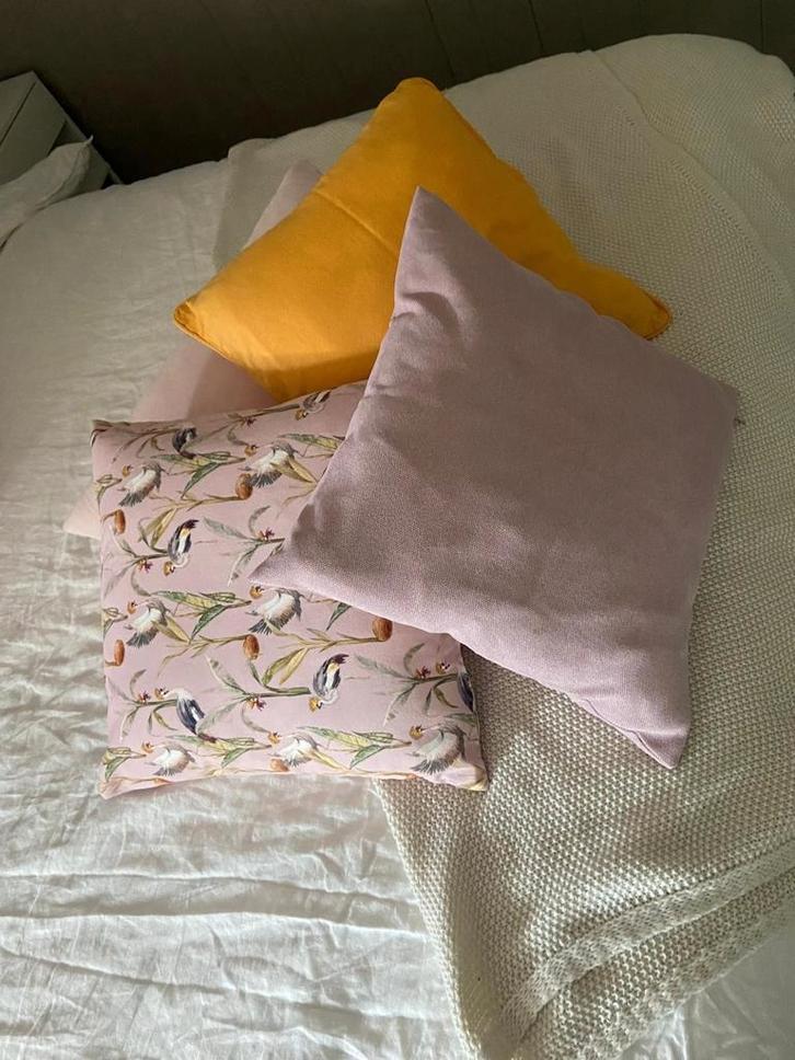 4 mooie kussens kussen set zacht roze oker geel, Huis en Inrichting, Woonaccessoires | Kussens, Zo goed als nieuw, Roze, Vierkant