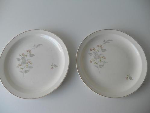 Regout 2 boterhambordjes grijs/rode bloem, Antiek en Kunst, Antiek | Servies los, Ophalen